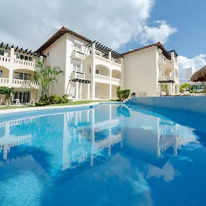 Sol 6 - 3 Bedroom Only 1 Block From Coco - At Luna Maya Playa del Carmen